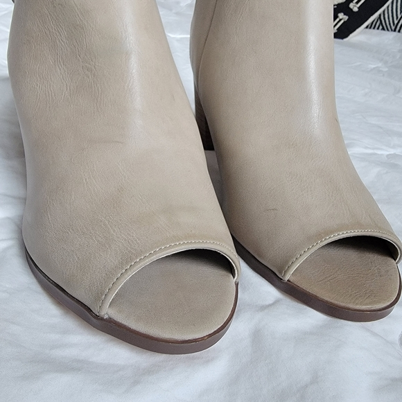 Call it Spring - Peep Toe Block Heels - Size 10 - Picture 3 of 12